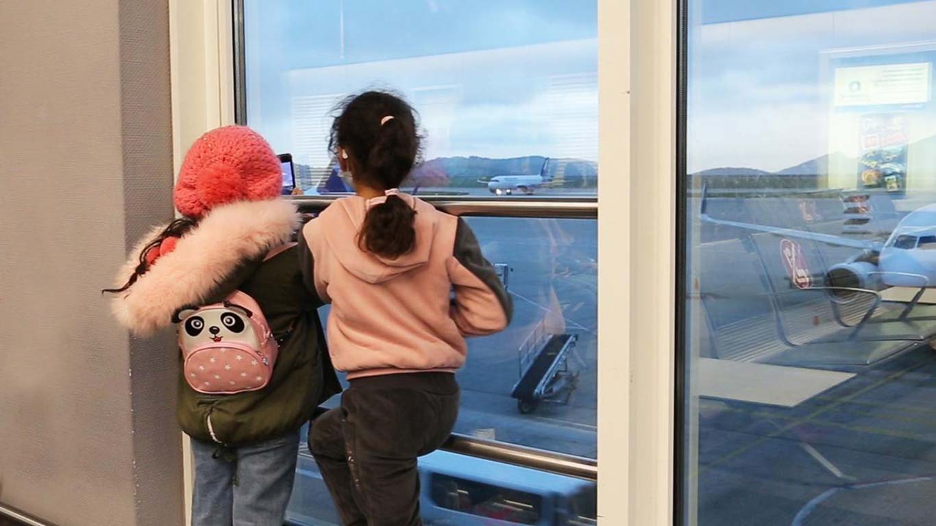 Ποια έγγραφα απαιτούνται για να ταξιδέψετε με παιδιά στην Ελλάδα και στο εξωτερικό;