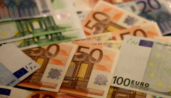 Yunanistan’da koronavirüs için 718 evro yardım parası önerisi