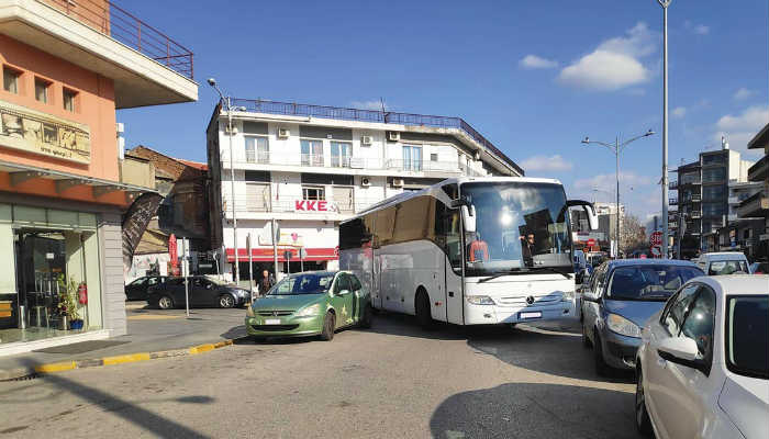 Gümülcine’de otobüs şoförü şikayet etti, trafik polisi ceza yazdı